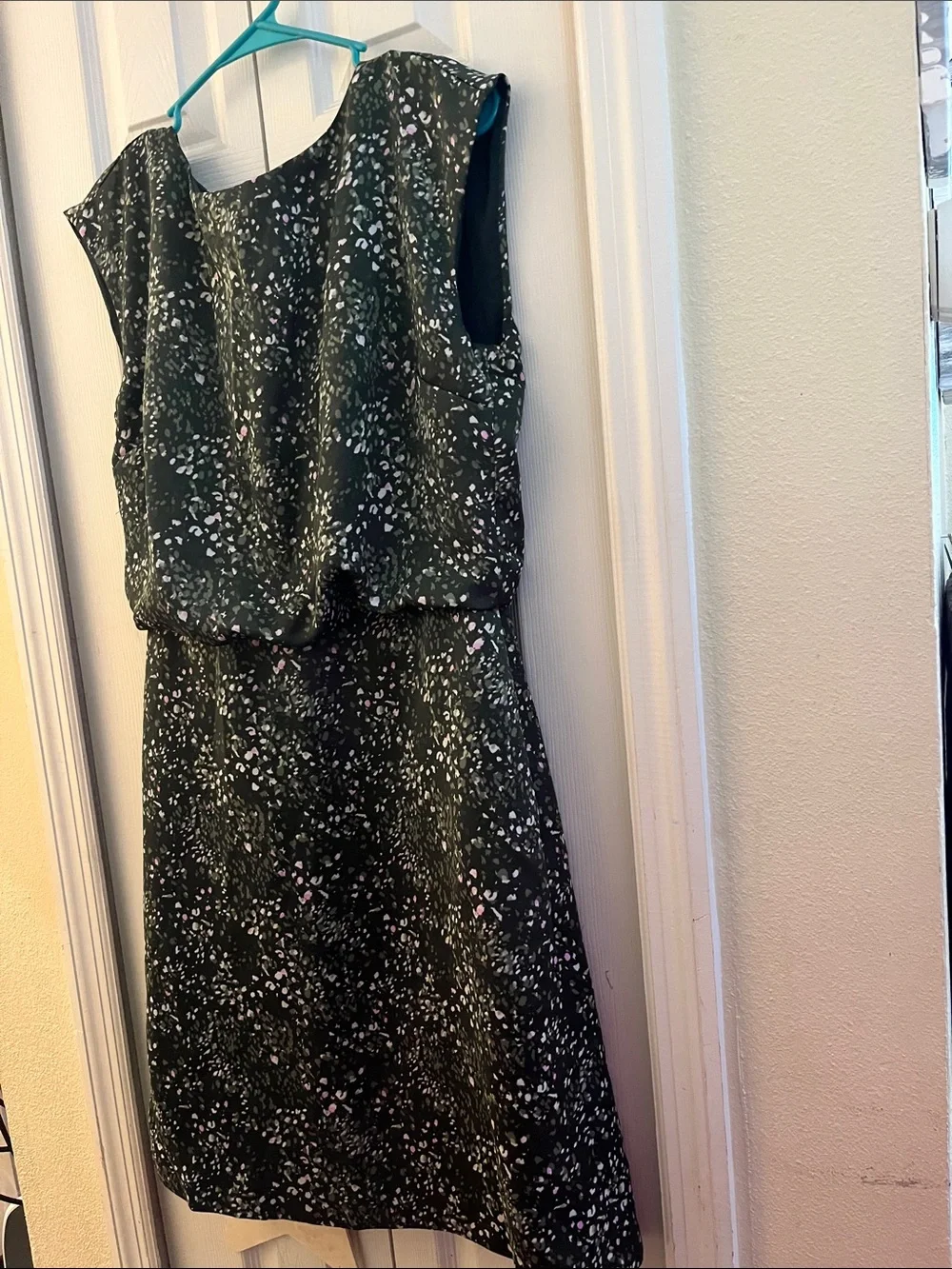 Banana Republic Sleeveless Dark Green Floral Blouson Waist Dress